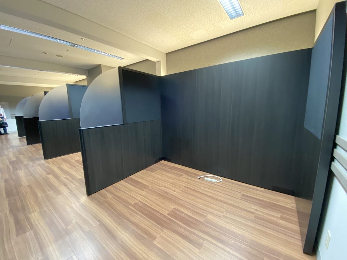 ブース間仕切りパネル2
