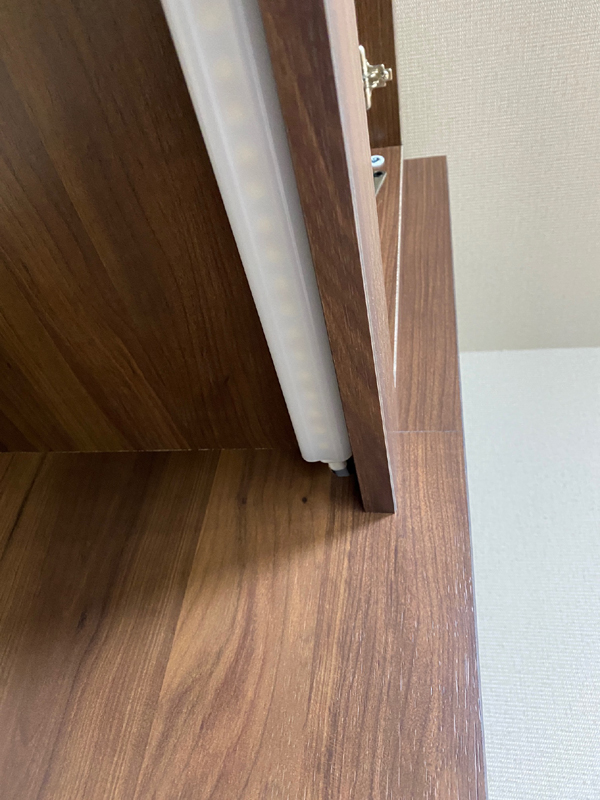 壁いっぱいの見せる収納棚家具制作例4
