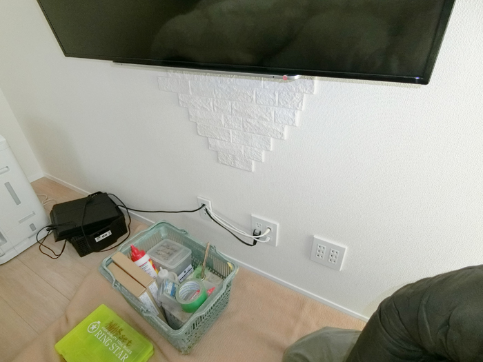 壁掛けの小さなAVラック家具制作例