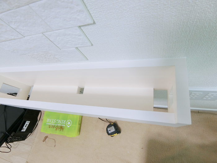 壁掛けの小さなAVラック家具制作例4