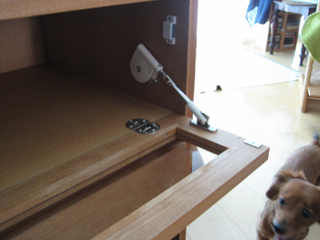 テレビ回転台と機器収納の可動家具制作例4